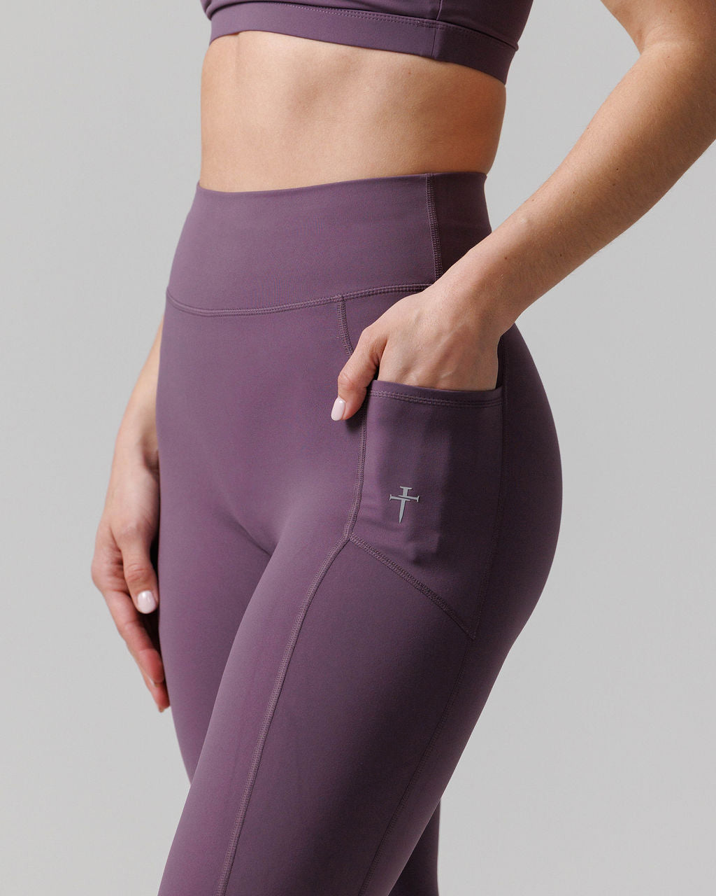 Nova Pocket Legging 27" - Black Plum