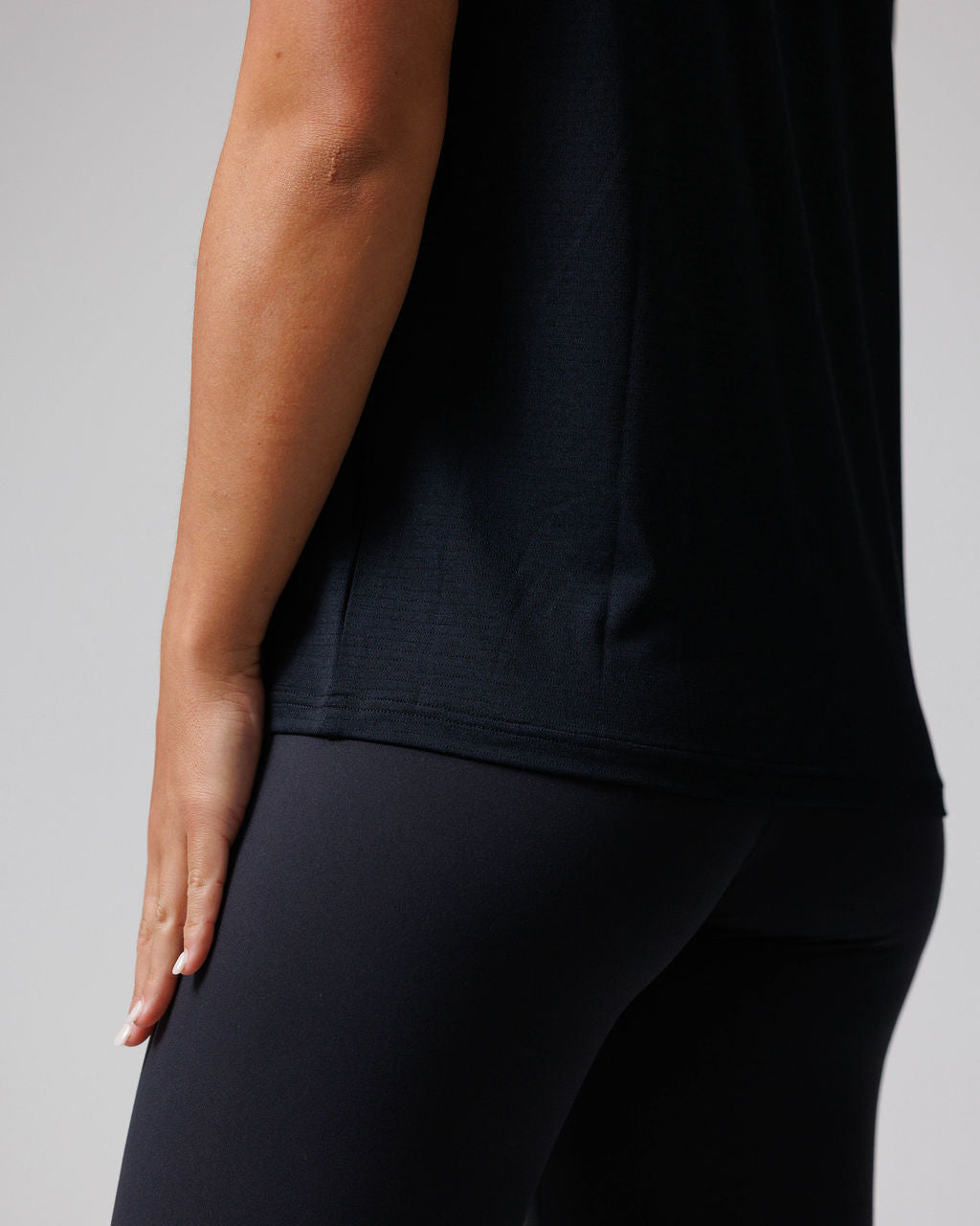 Women's Aion-Lite™ Tee - Black